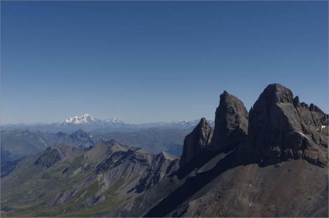 2016-08-22,11-35-06,Mont Blanc & Aiguill.jpg