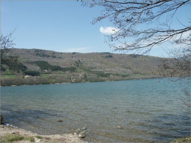 2007-04-21,12-31-20,lac de Pierre-Chatel.jpg