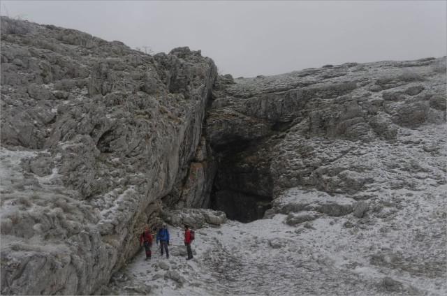 2016-04-24,13-37-47,Glacière de Fo.jpg