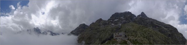 2017-07-11,14-56-25,panorama au Refuge d.jpg