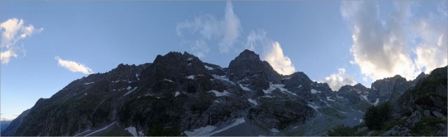 2017-07-12,20-57-52,panorama du Refuge d.jpg