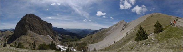 2017-05-21,15-34-45,panorama vers l'oues.jpg