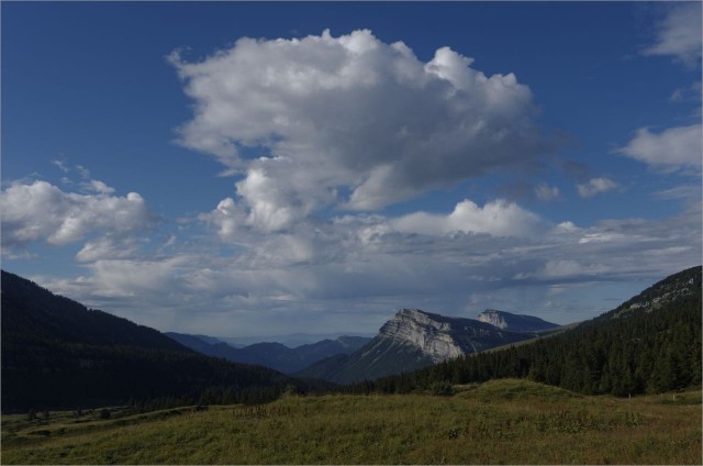 2017-07-29,18-29-42,Mont Granier au fond.jpg