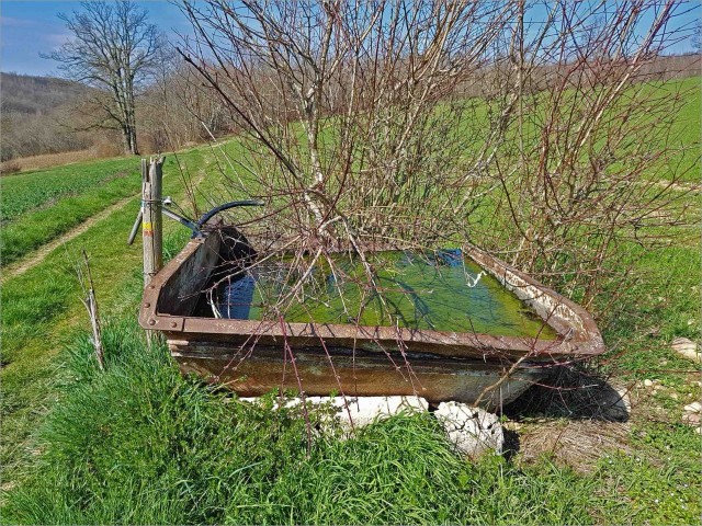 5 abreuvoir-fontaine-grange neuve.jpg