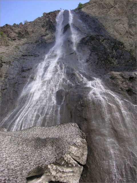 2009-05-17,09-32-59,Cascade de la Pisse.jpg