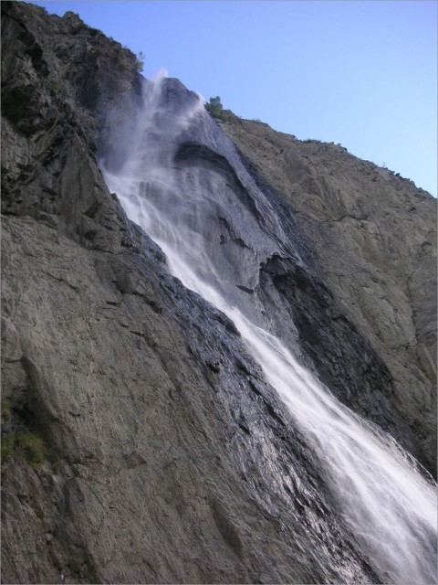 2009-05-17,09-38-17,Cascade de la Pisse.jpg