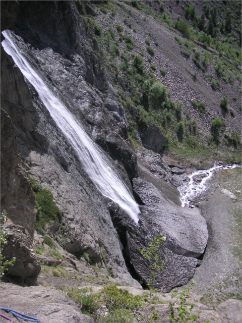 2009-05-17,10-33-01,Cascade de la Pisse.jpg