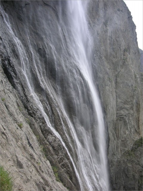 2009-05-17,11-15-25,Cascade de la Pisse.jpg