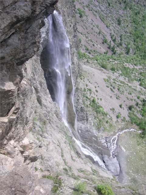 2009-05-17,13-18-59,Cascade de la Pisse.jpg