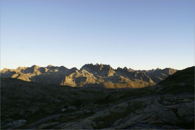 2010-08-22,06-58-56,Aiguilles de l'Argen.jpg