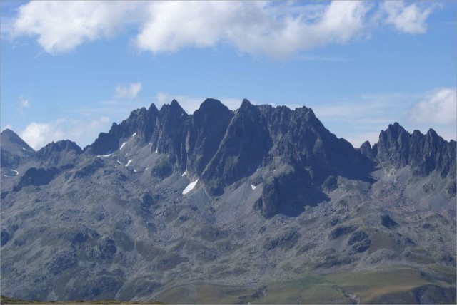 2010-08-22,16-19-44,Aiguilles de l'Argen.jpg