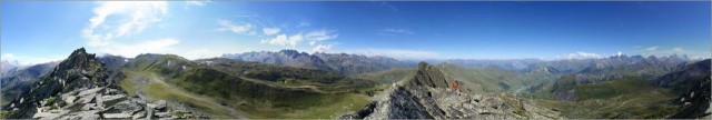 2010-08-22,16-24-18,panorama au sommet.jpg