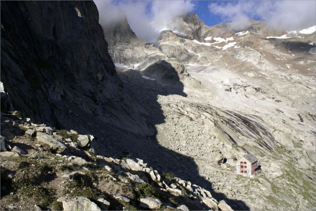 2010-08-28,18-00-43,Refuge du Soreiller.jpg