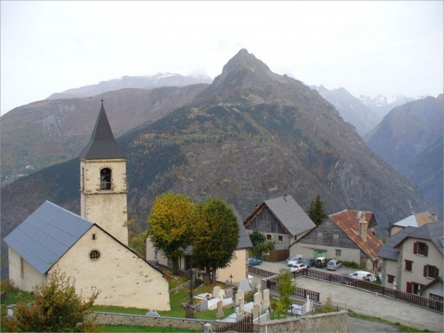 2010-10-10,17-55-45,Villard Notre Dame.jpg