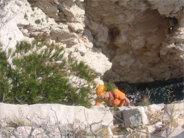 2011-04-24,16-03-13,Pierrot,sur les trac.jpg