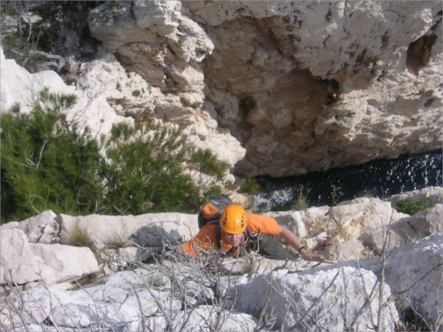 2011-04-24,16-04-41,Pierrot,sur les trac.jpg