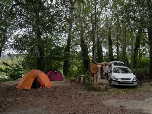 2012-04-28,19-31-33,camping Les Gorges d.jpg