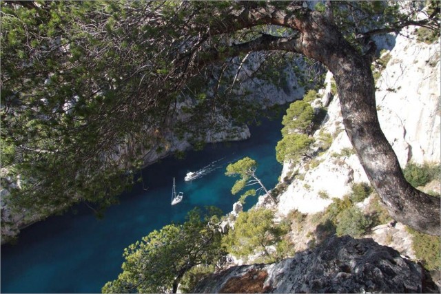 2007-11-04,10-18-21,calanque d'En Vau.jpg