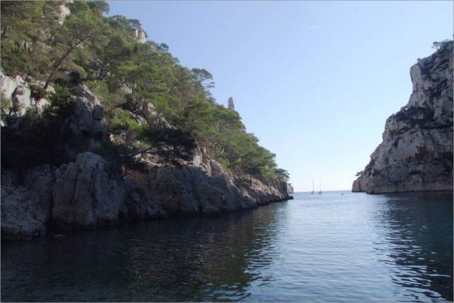 2007-11-04,11-29-27,calanque d'En Vau.jpg