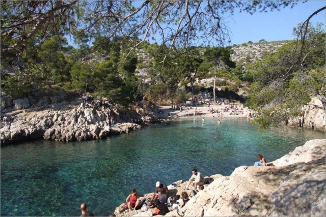 2007-11-04,13-19-30,calanque de Port Pin.jpg