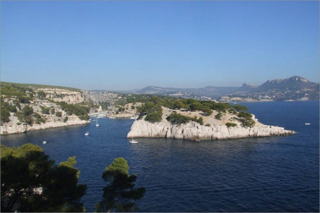 2007-11-04,13-59-10,calanque de Port Mio.jpg