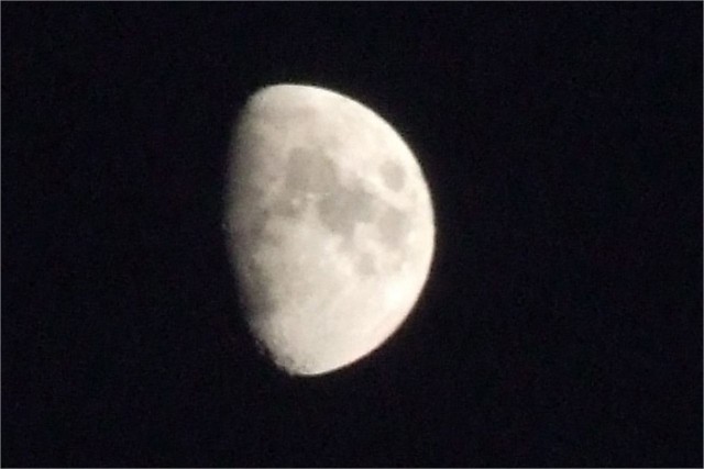 2009-08-29,20-29-49,Lune.jpg