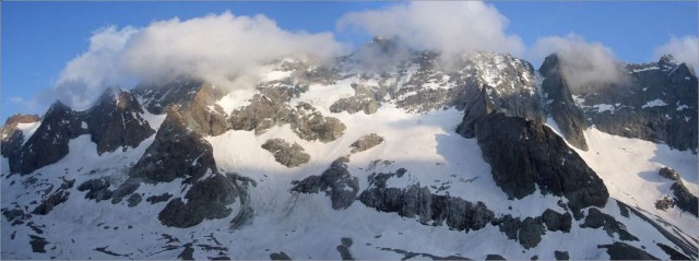 2010-06-26,20-25-58,Massif du Soreiller.jpg