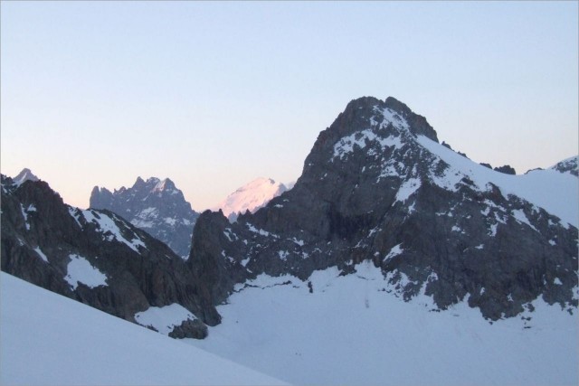 2010-06-27,05-58-46,Barre des Ecrins.jpg