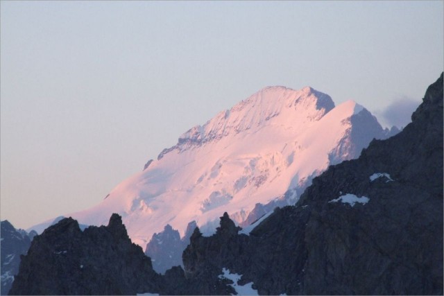 2010-06-27,05-58-55,Barre des Ecrins.jpg