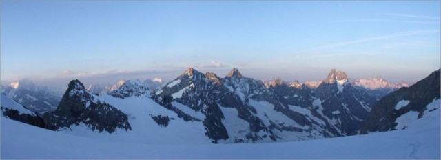 2010-06-27,06-22-49,panorama depuis le G.jpg