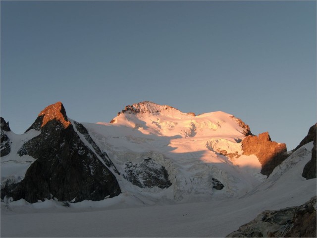 2013-08-16,06-44-29,Barre des Ecrins.jpg