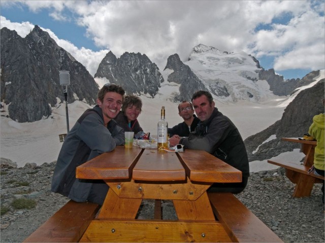 2013-08-17,14-08-45,au Refuge des Ecrins.jpg