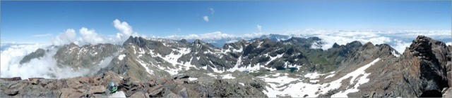 2012-07-03,15-03-37,panorama du sommet d.jpg