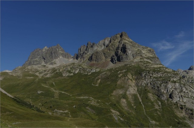 2017-07-16,09-03-26,Aiguilles de l'Argen.jpg