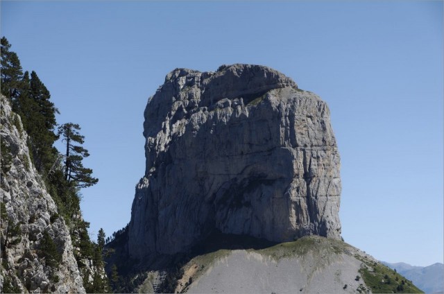 2018-08-12,12-22-14,Mont Aiguille.jpg