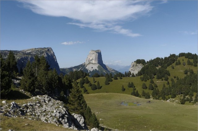 2018-08-12,17-07-38,Mont Aiguille depuis.jpg