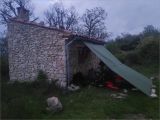 Tour du Luberon 2025-05-12: Bivouac avec tarp mont�e sous to�t ;)