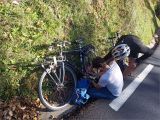 Velo rando Chamechaude 2022-10-27: Julien a quelques problmes techniques avec sa pdale qui est tombe